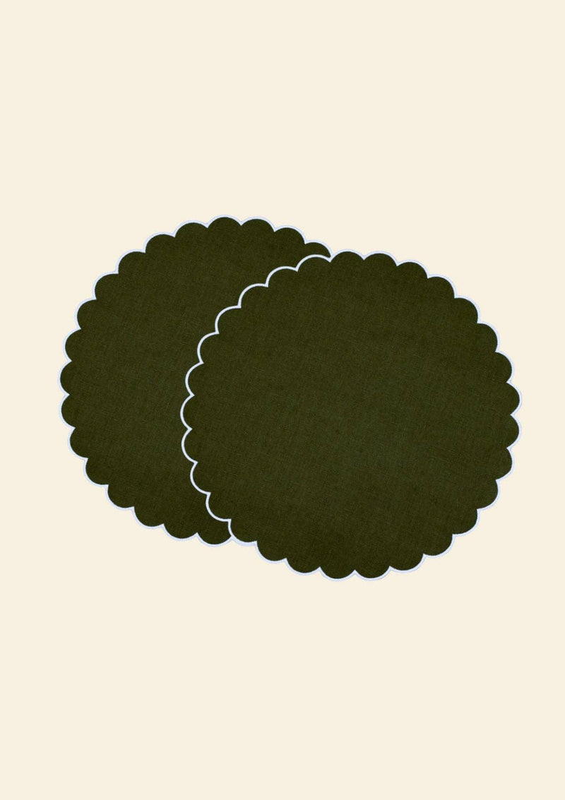 Les sets de table ronds festonnés en lin Vert forêt & Blanc (lot de 2)