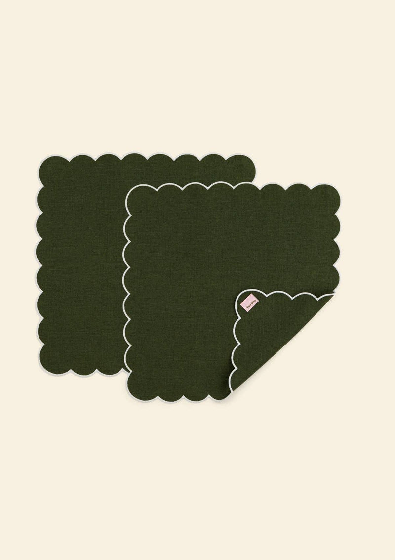 Les serviettes de table festonnées en lin Vert forêt & Blanc (lot de 2)