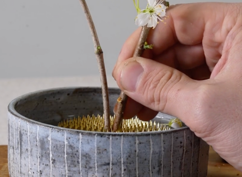 Kenzan, pique-fleurs japonais