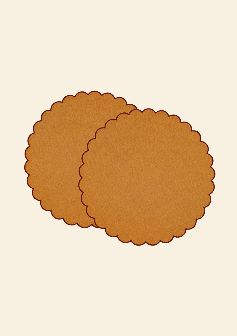 Les sets de table ronds festonnés en lin Ocre jaune & Tomette (lot de 2)